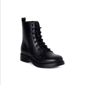 BNWT combat boots size 9
